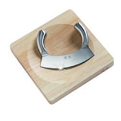 Accessoires als Geschenk Japanische Wiegemesser mit Holzbrett